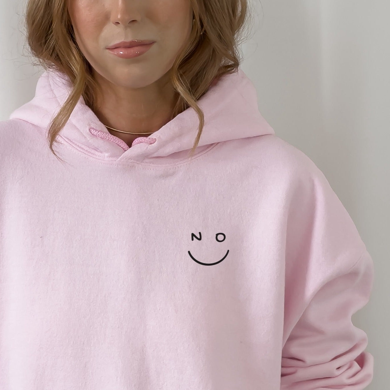 Handgemachtes Bügelbild Happy Face NO – Smiley mit NO als Augen in Schwarz oder Weiß zum Aufbügeln auf Textilien