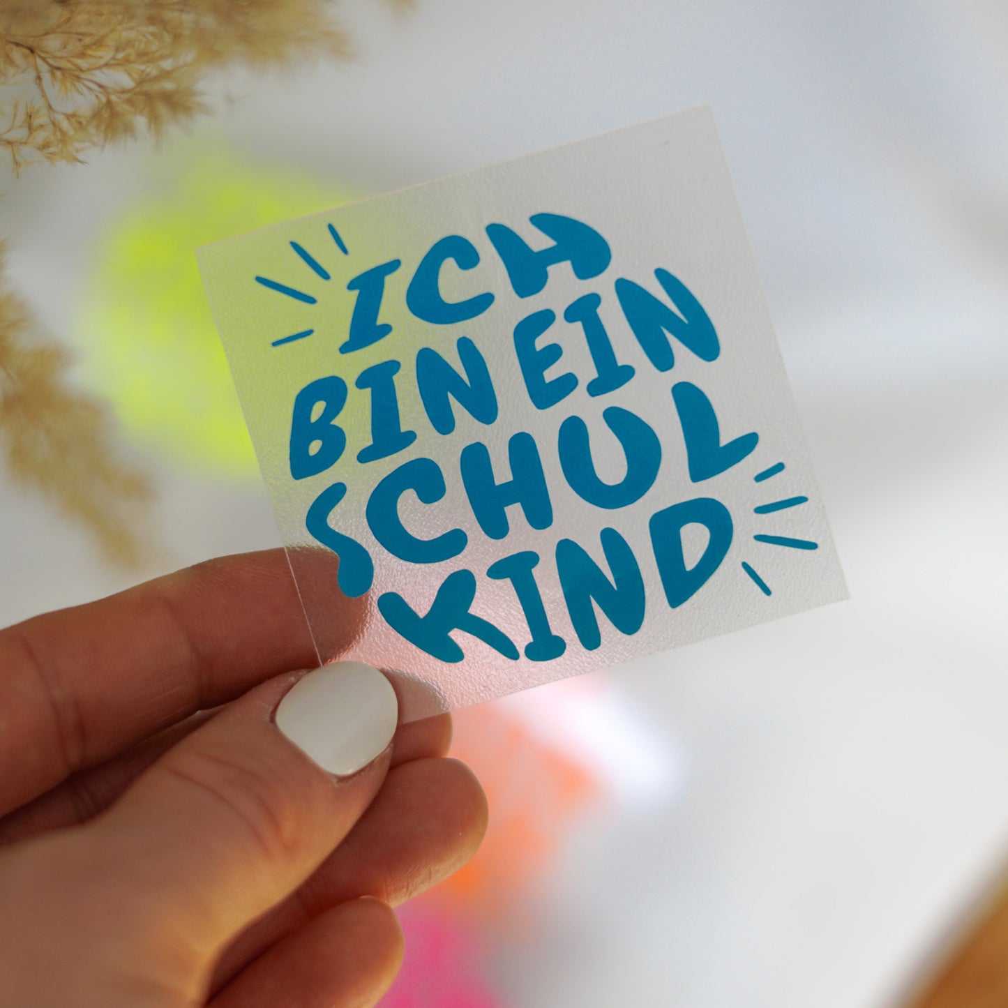 Buntes Bügelbild „Ich bin ein Schulkind“ in Neonfarben – Perfekt für den Schulanfang & DIY-Projekte