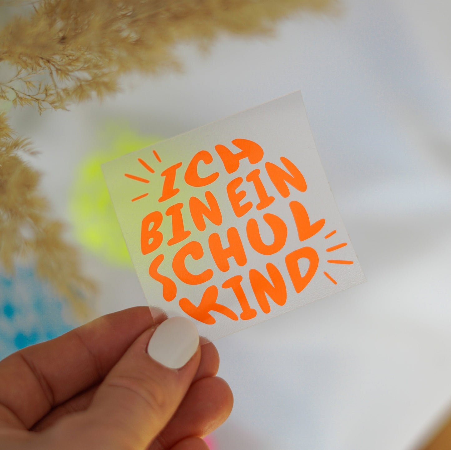 Buntes Bügelbild „Ich bin ein Schulkind“ in Neonfarben – Perfekt für den Schulanfang & DIY-Projekte