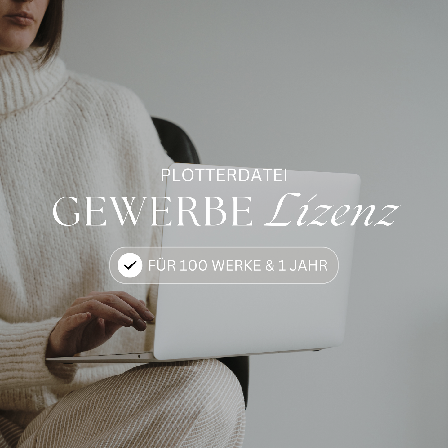 Mit dem Kauf dieser Gewerbelizenz für Plotterdateien erhältst du die Erlaubnis, mit einer von dir ausgewählten digitalen Datei selbst gestaltete physische Produkte zu verkaufen – z. B. Kleidung, Accessoires oder andere beplottete Artikel.