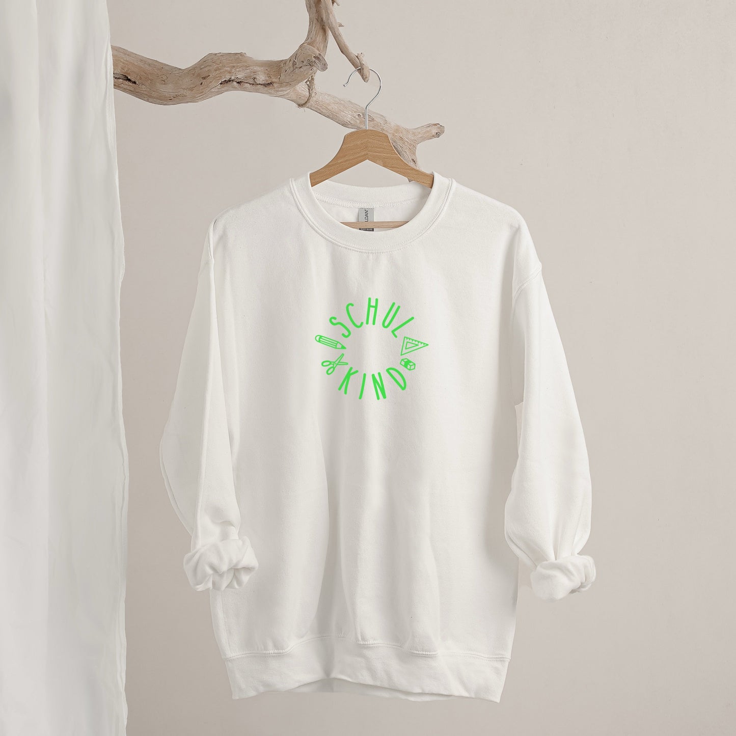 Plotterdatei Set - du erhältst drei liebevoll designte Motive rund um das Thema „Schulkind“, perfekt für Shirts, Turnbeutel, Schultüten oder andere DIY-Projekte.