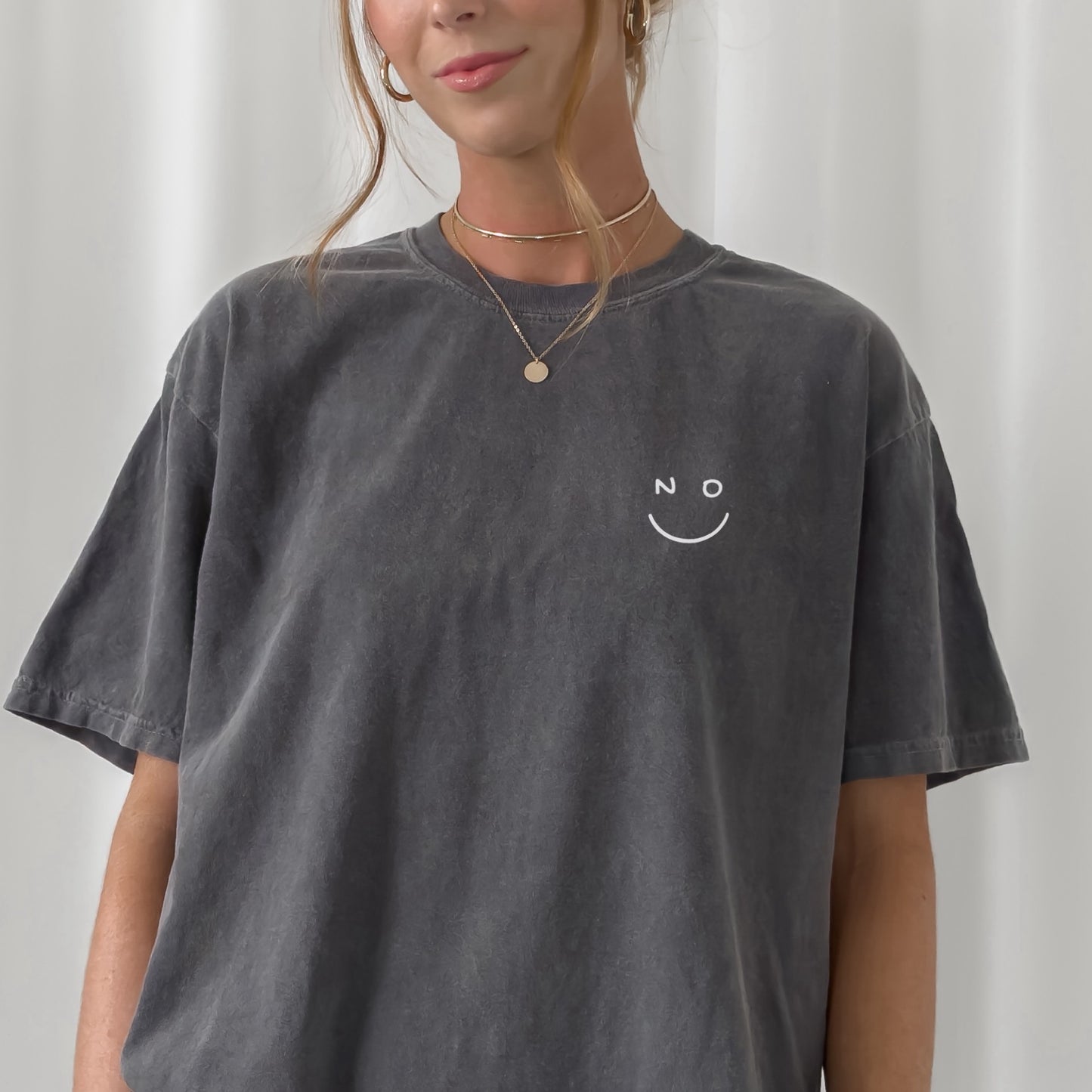 Digitale Plotterdatei mit zwei Smiley-Designs: Ein Smiley mit „NO“ als Augen und ein Smiley mit „WHATEVER“ als gebogenem Mund. Perfekt für Hoodies, Shirts und Accessoires.