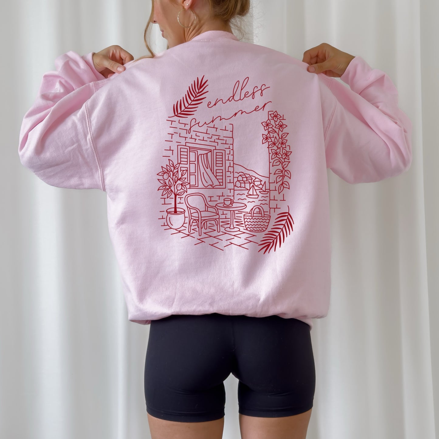 „Endless Summer“ – Rückendruck Design mit Symbolen wie Palme, Wellen und Orangenpflanzen. Perfekt für sommerliche T-Shirts, Taschen und Accessoires.