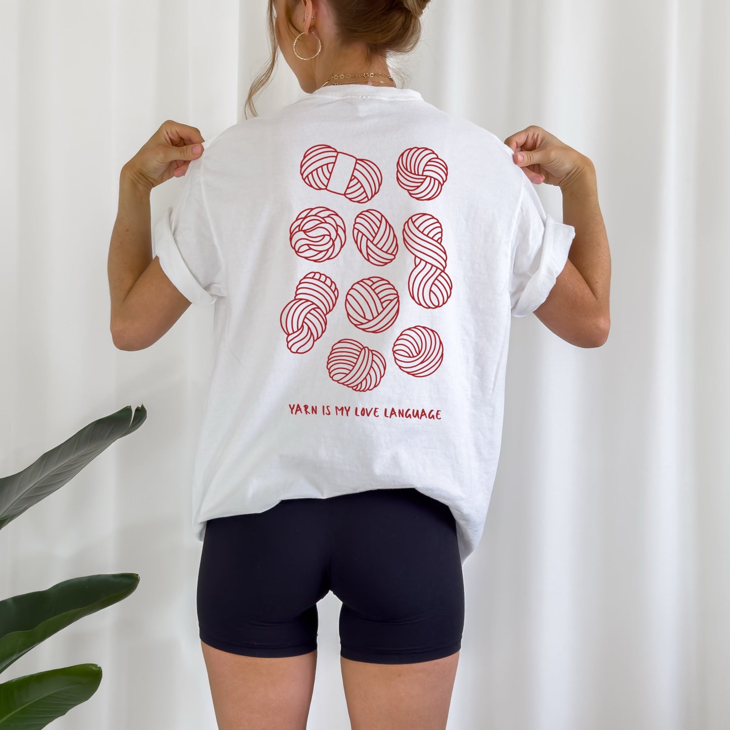 Plotterdatei Yarn is my Love Language – Vorderprint mit Statement-Spruch im Line Art Stil, perfekt für alle Strickbegeisterten.