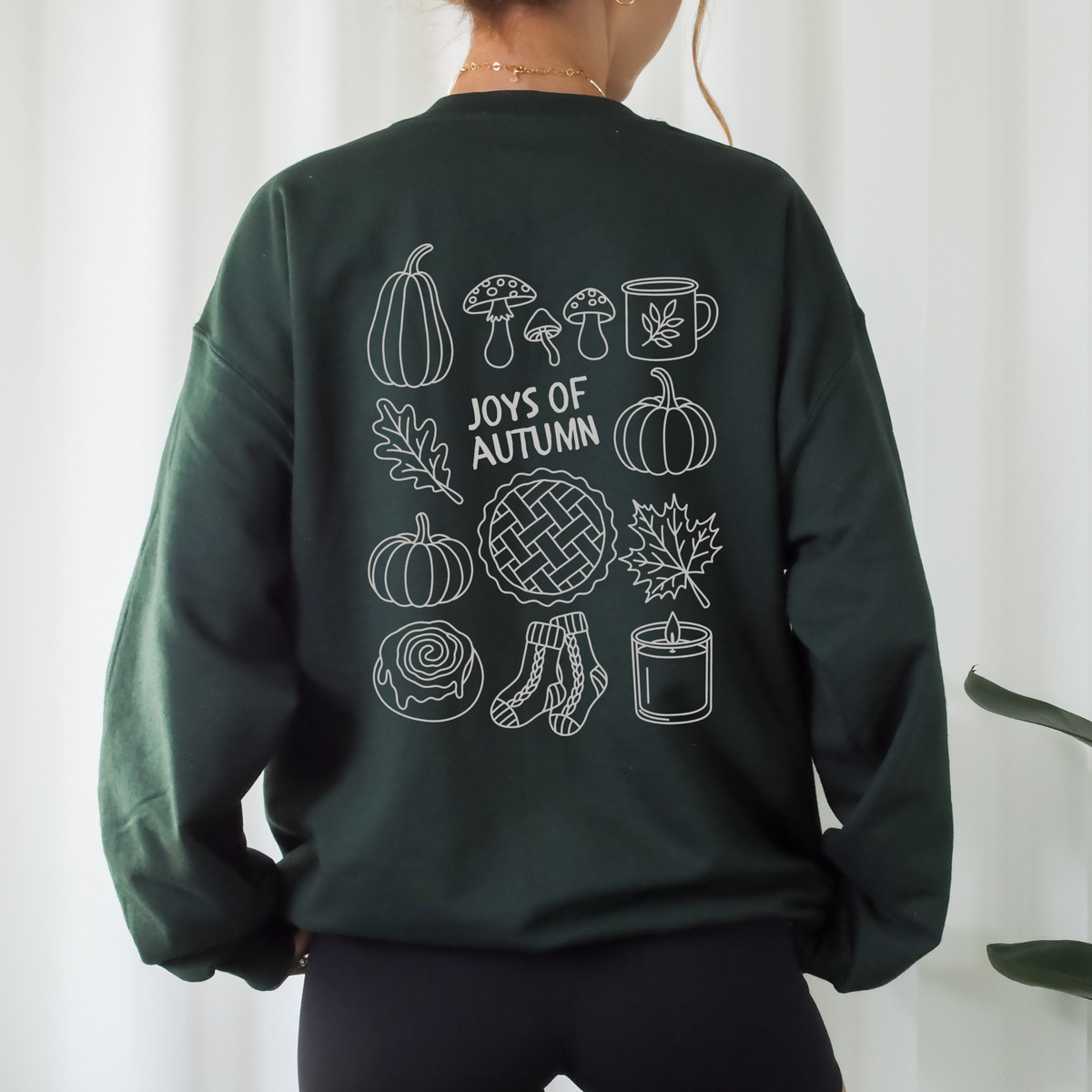 Plotterdatei Joys of Autumn mit Kürbissen, Pilzen, Zimtschnecke, Tasse, Blättern, Kerze und weiteren herbstlichen Cozy Motiven als SVG, DXF und PNG
