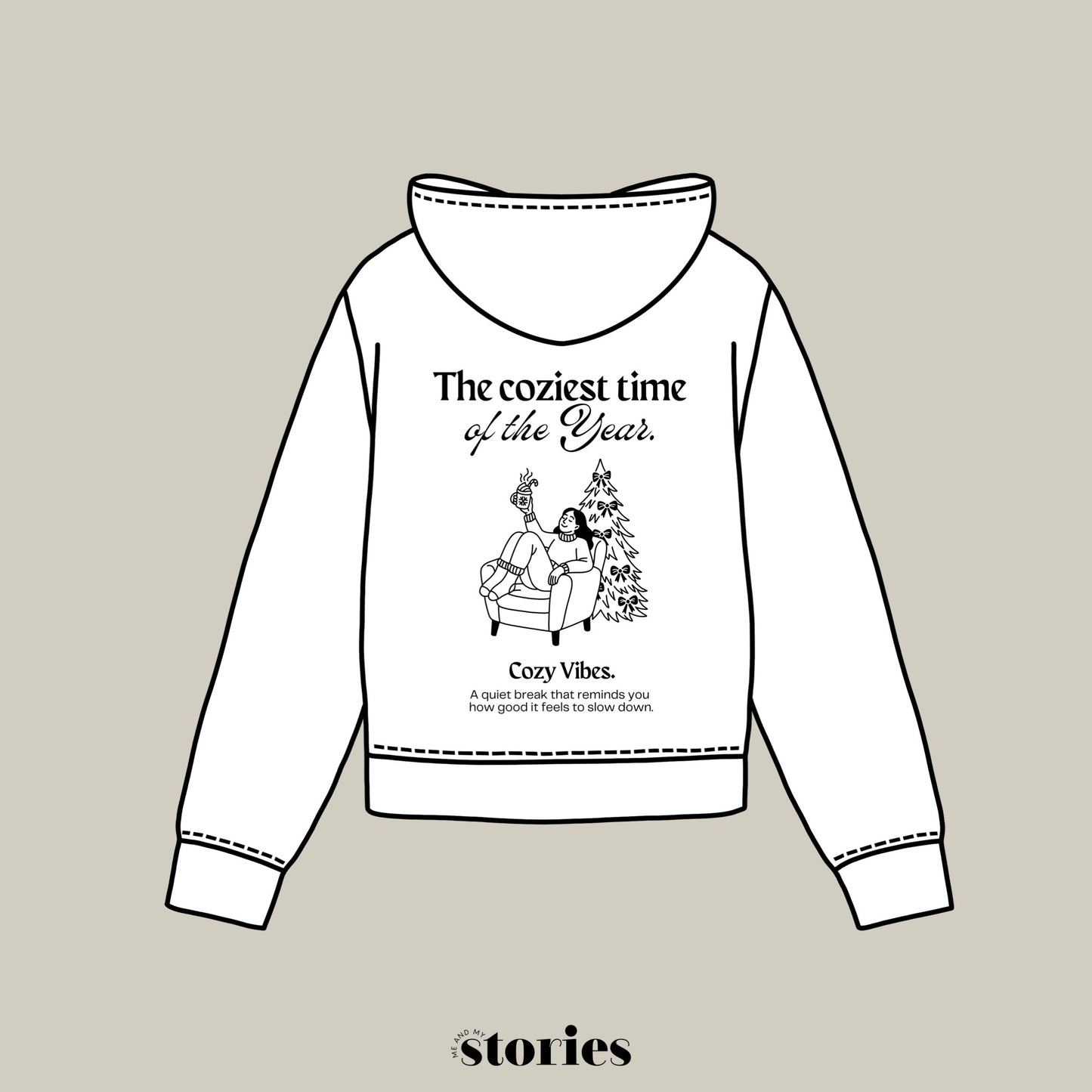 Weihnachtliche Plotterdatei The coziest time of the Year – Line Art Frau im Sessel mit Tanne und Tasse. Perfekt für Christmas Sweater & winterliche DIY-Projekte.