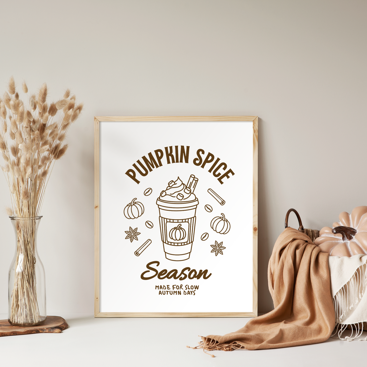 Plotterdatei Pumpkin Spice Season mit Pumpkin Spice Latte, Kürbissen, Zimt und herbstlichen Motiven für Sweater, Hoodies und Stoffbeutel