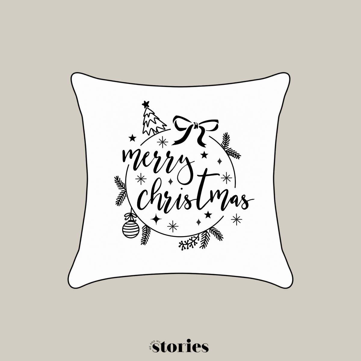 Merry Christmas Plotterdatei SVG mit Tannenbaum, Christbaumkugel, Schleife und Tannenzweigen auf weihnachtlichem Kissen