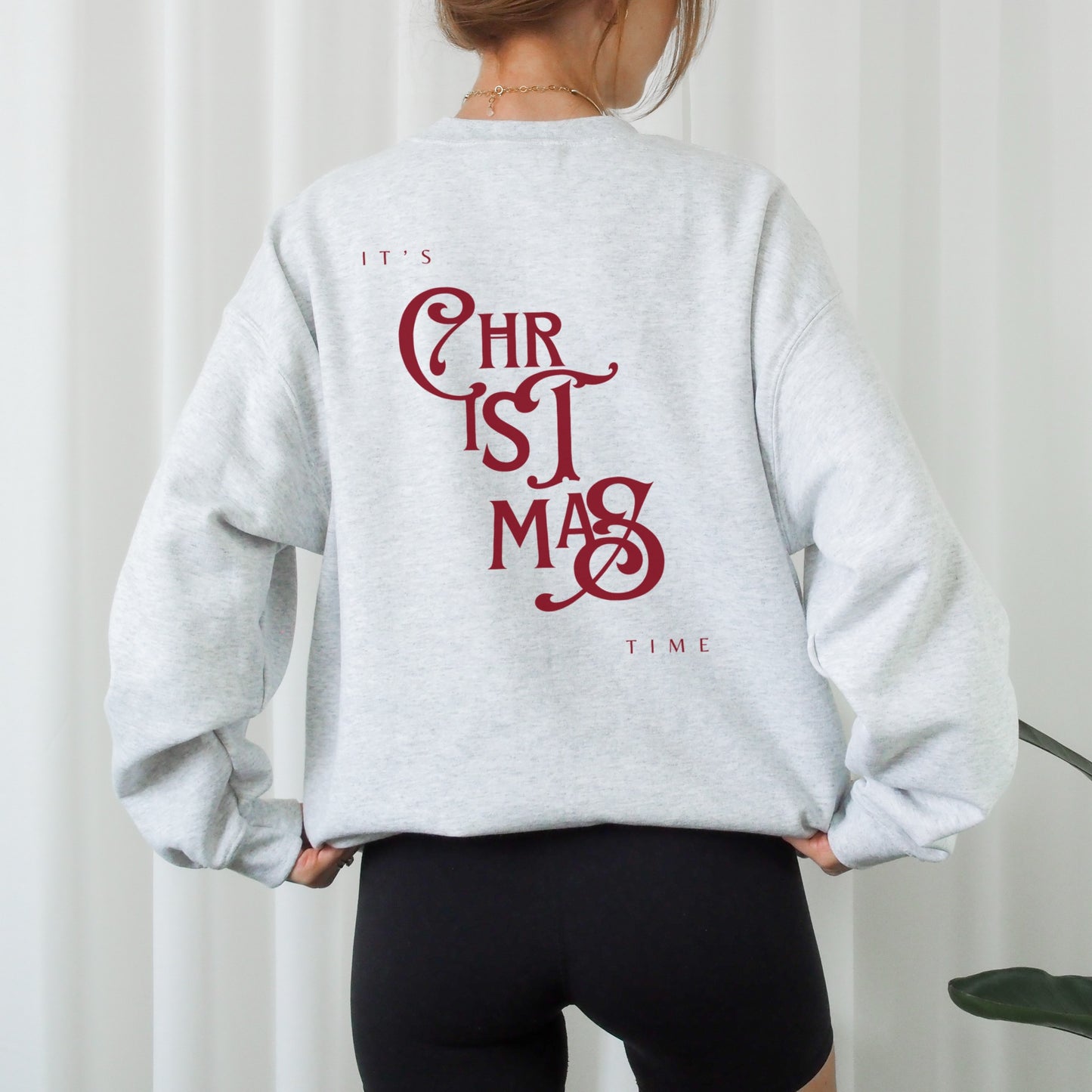 Plotterdatei It’s Christmas Time – plakativer Weihnachts-Spruch mit großem CHRISTMAS Typo, perfekt für Sweater, Hoodies & festliche DIY-Projekte.