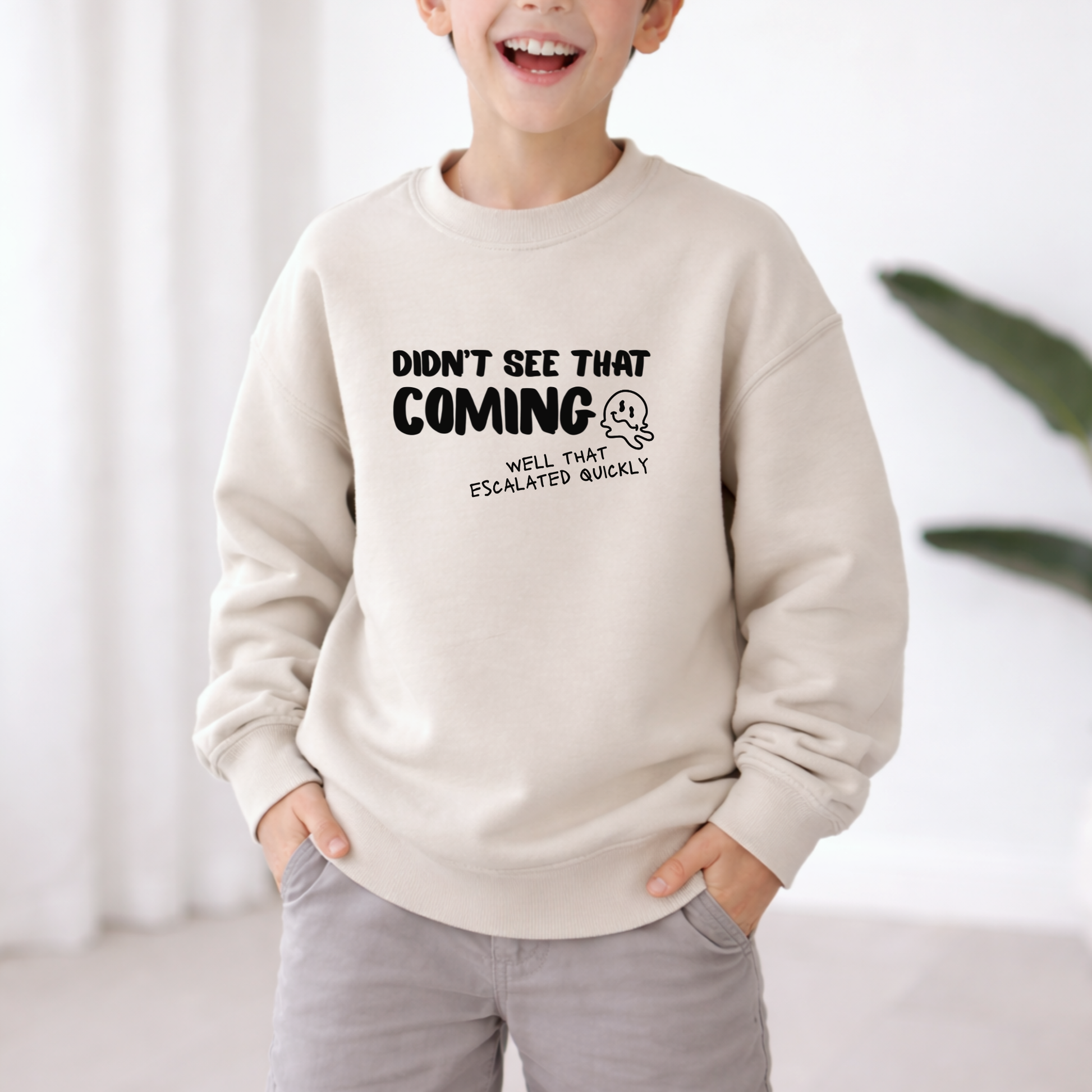 Plotterdatei „Didn’t see that coming“ mit 7 humorvollen Sprüchen für Eltern und Mamas, minimalistisches Statement Design für Shirts, SVG DXF PNG