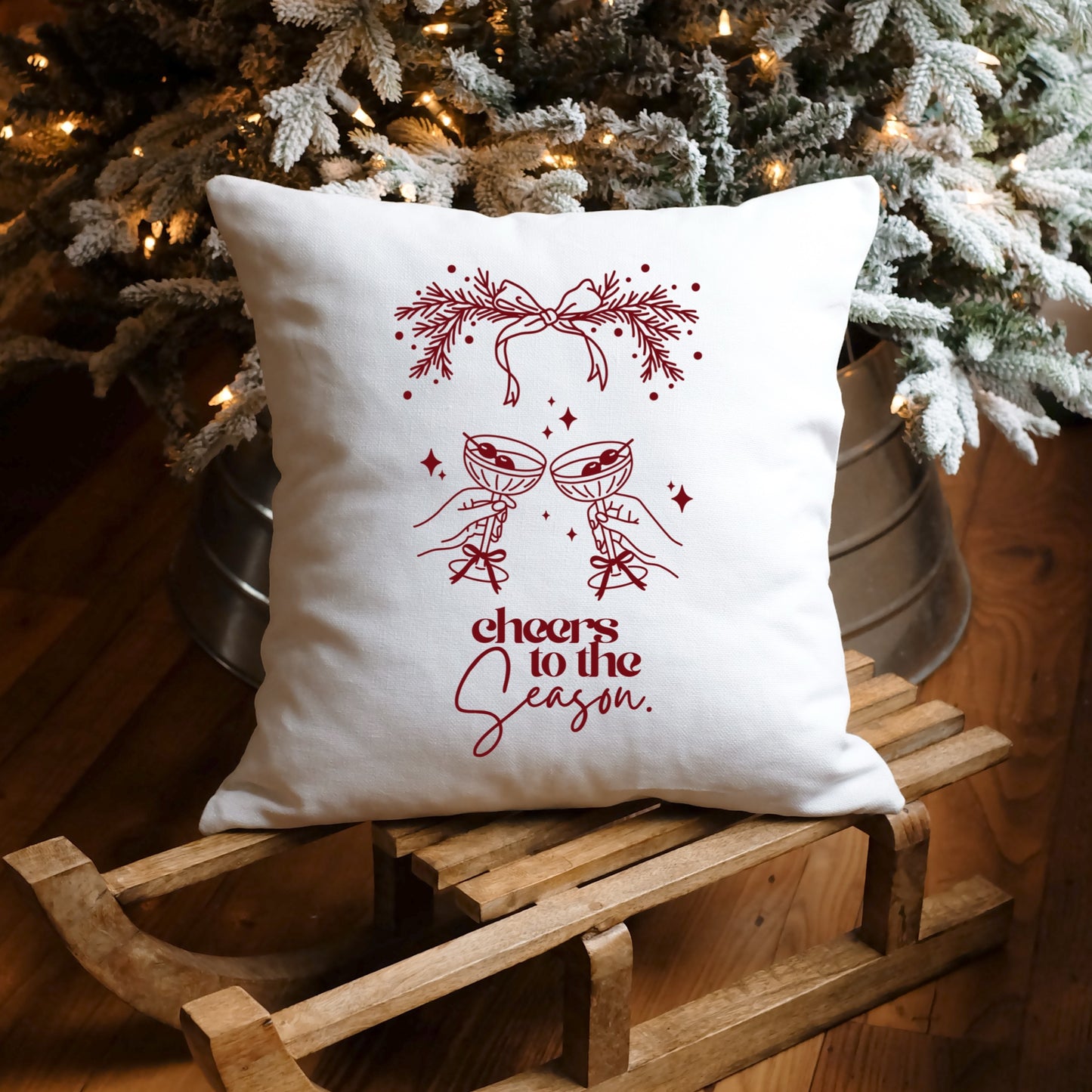 Zweiteilige Plotterdatei Weihnachten – Cheers to the Season, festliches Design mit Gläsern, Schleife & Zweigen für Christmas Sweater & DIY-Projekte.“