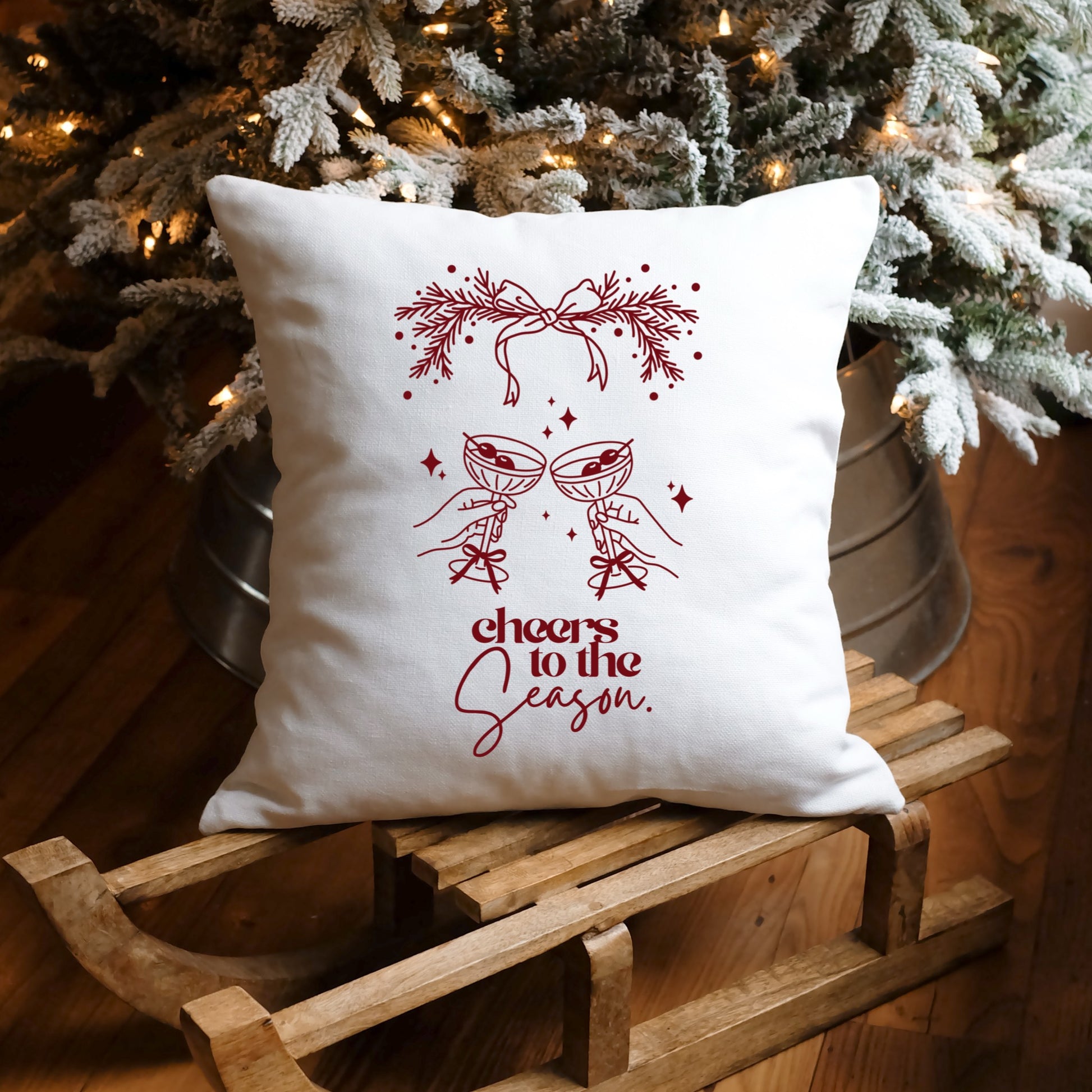 Zweiteilige Plotterdatei Weihnachten – Cheers to the Season, festliches Design mit Gläsern, Schleife & Zweigen für Christmas Sweater & DIY-Projekte.“