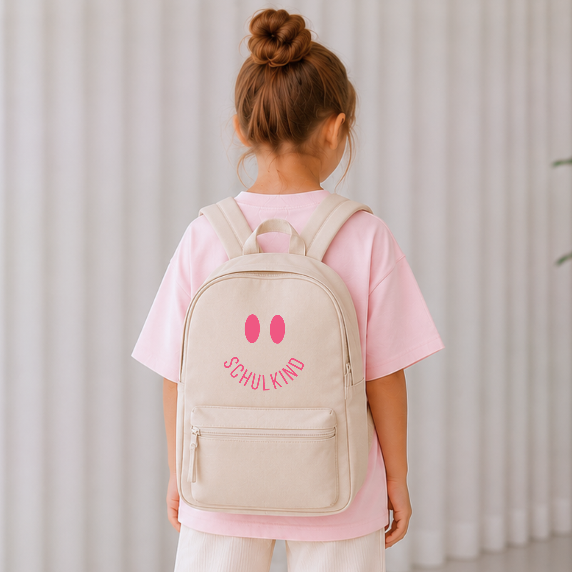 Digitale Plotterdatei „Schulkind Smiley-Gesicht“ – fröhliches Design für den Schulanfang. Ideal für T-Shirts, Taschen und Schulzubehör zur Einschulung.