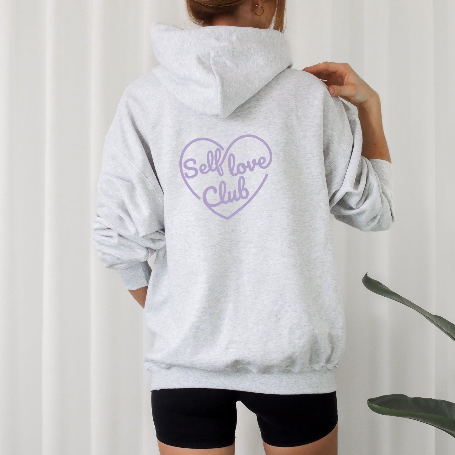 Digitale Plotterdatei mit Herzmotiv und Schriftzug „Selflove Club“ – minimalistisches Design für Shirts, Hoodies, Taschen & mehr.