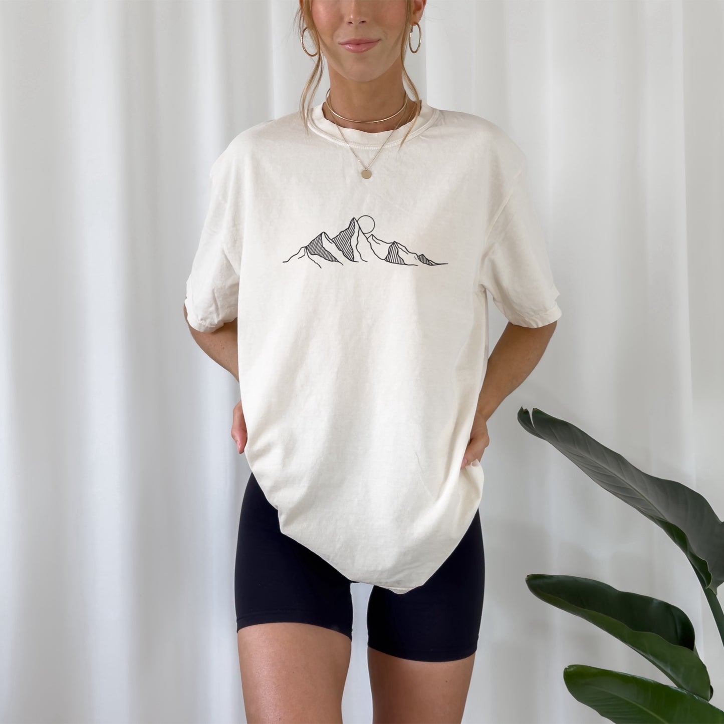 3 digitale Line Art Plotterdateien mit Bergkette, Van mit Bergen & Spruch „The journey is the destination“ – ideal für Reise-, Camping- und Natur-Liebhaber.