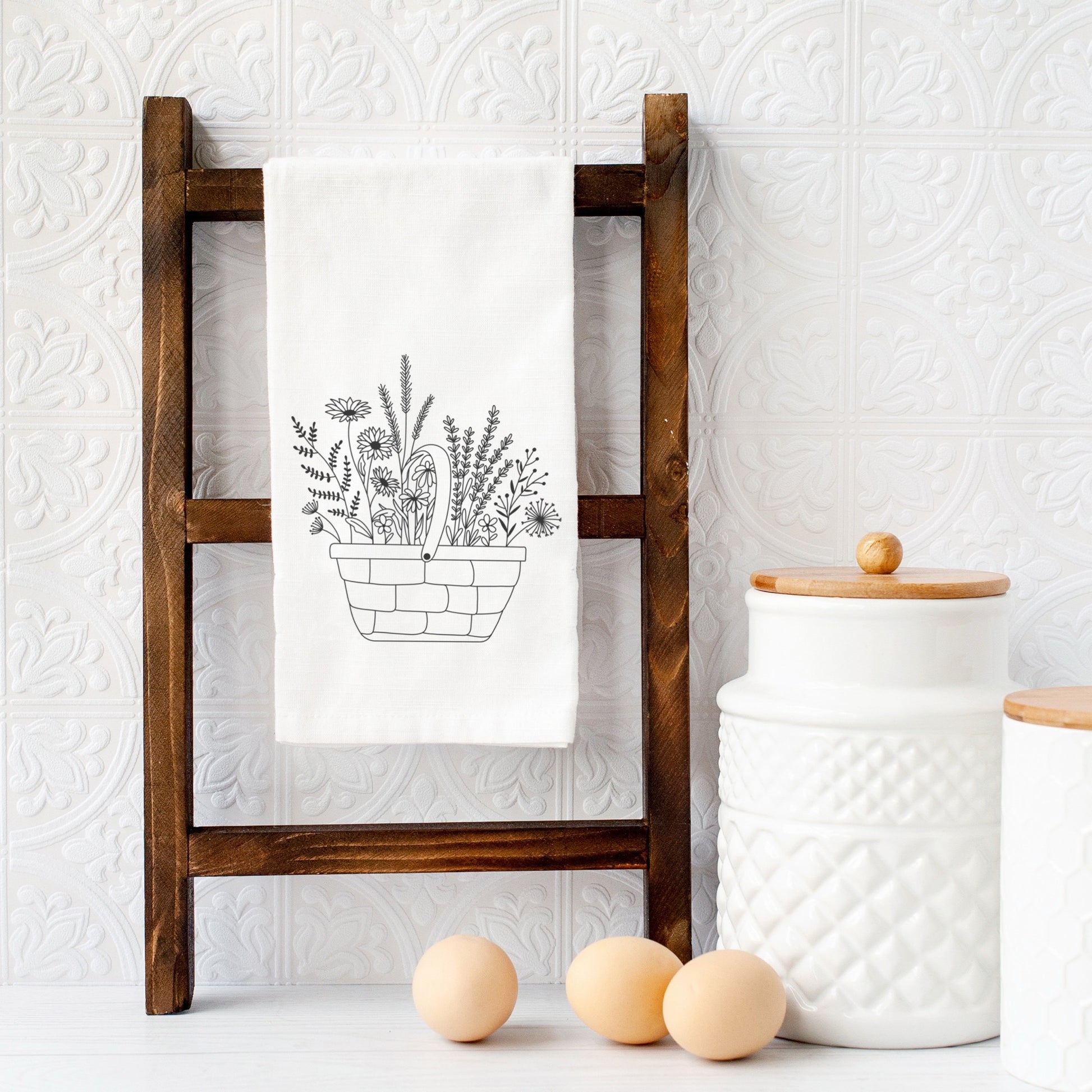 3 digitale Line Art Plotterdateien mit Blumenwiese und „Hello Spring“-Schriftzug, Fahrrad mit Blumenkorb und Wildblumenkorb – ideal für DIY-Projekte im Frühling und zu Ostern