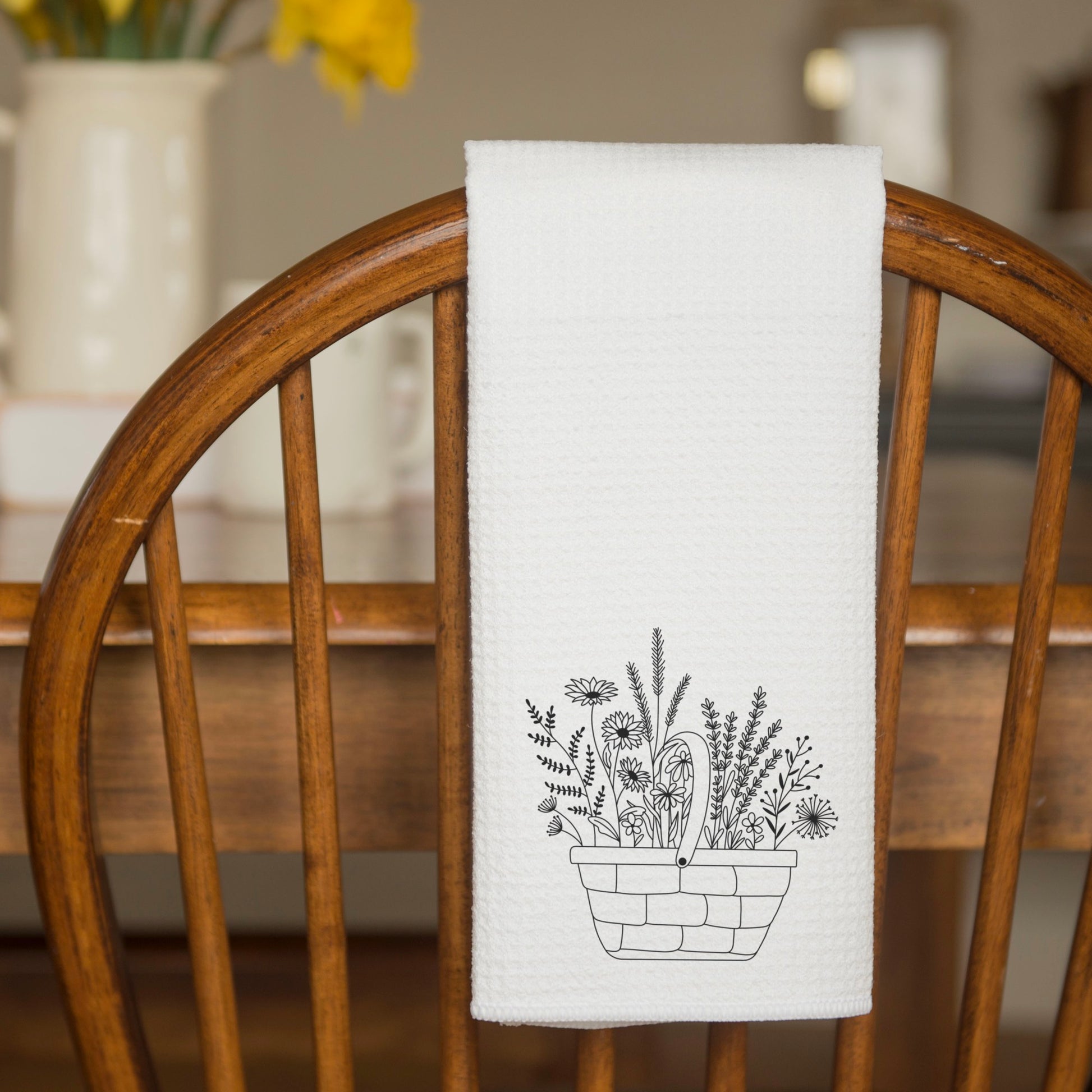3 digitale Line Art Plotterdateien mit Blumenwiese und „Hello Spring“-Schriftzug, Fahrrad mit Blumenkorb und Wildblumenkorb – ideal für DIY-Projekte im Frühling und zu Ostern