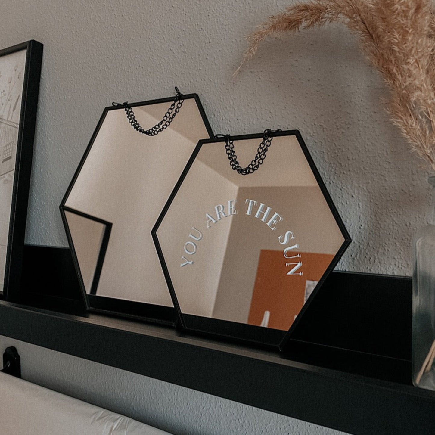 8 digitale Plotterdateien mit minimalistischen Affirmationen und Selbstliebe-Sprüchen – ideal für Shirts, Spiegel, Journals oder DIY-Geschenke.