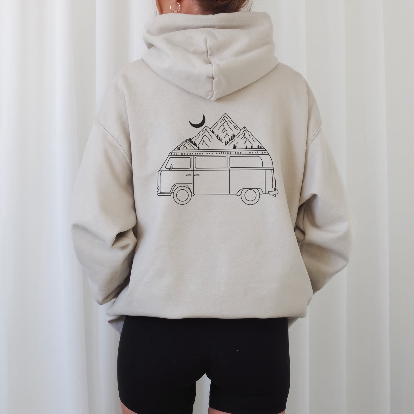 3 digitale Line Art Plotterdateien mit Bergkette, Van mit Bergen & Spruch „The journey is the destination“ – ideal für Reise-, Camping- und Natur-Liebhaber.