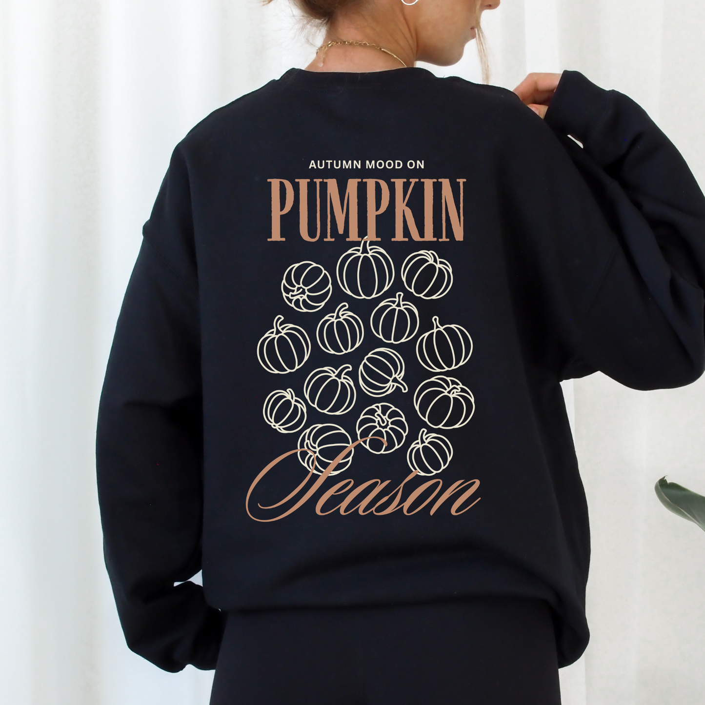Plotterdatei „Pumpkin Season“ mit verschiedenen handgezeichneten Kürbissen und Herbst Schriftzug für Shirts, Sweater und Herbstdeko, SVG DXF PNG