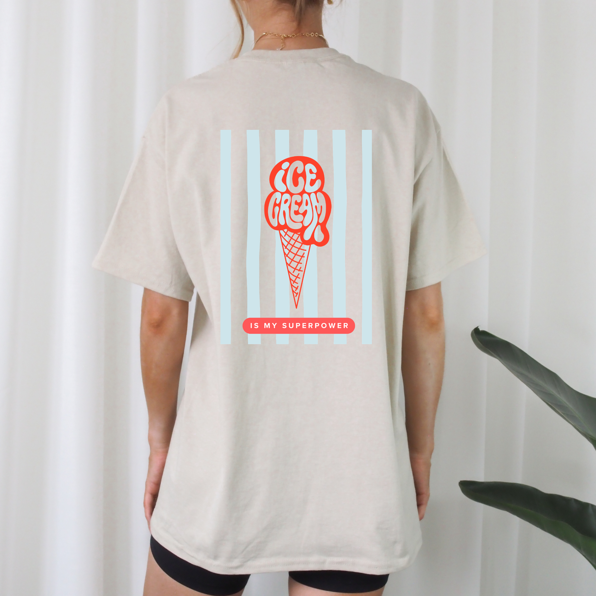 Plotterdatei „Ice Cream“ mit Eisgrafik, Statement-Schriftzug und Front- & Backprint im Retro Stil, SVG DXF PNG