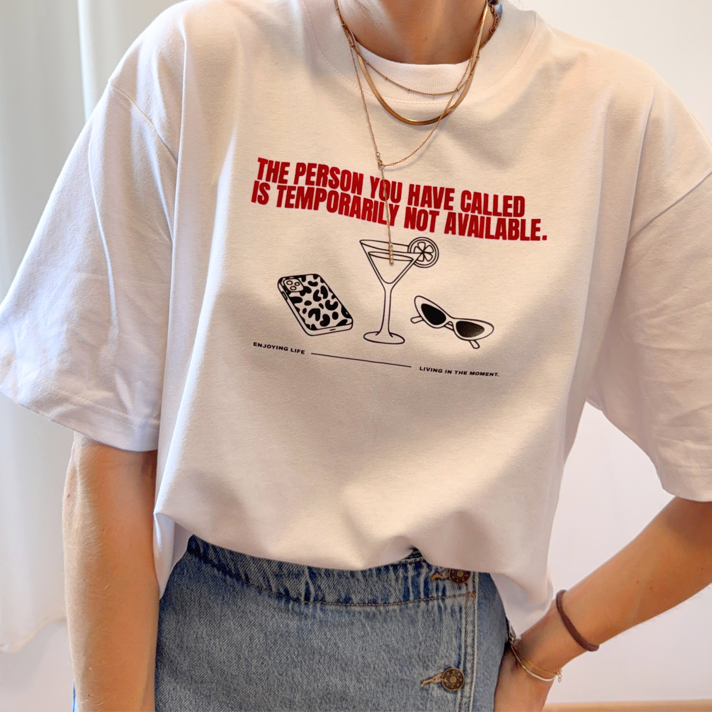 Plotterdatei „The Person You Have Called Is Temporarily Not Available“ mit Cocktail, Sonnenbrille und Smartphone als Front- & Backprint, SVG DXF PNG