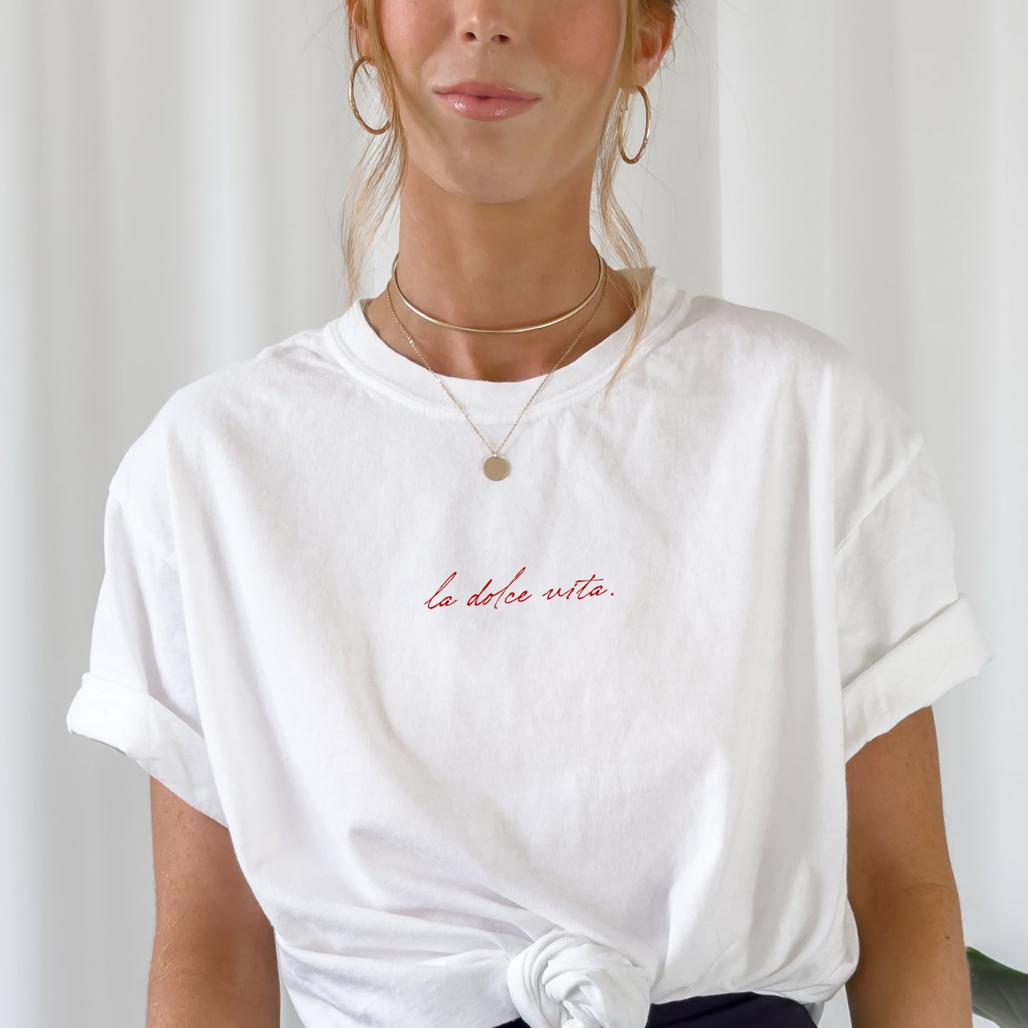 „Minimalistische Statement-Plotterdatei mit dem Schriftzug ‚la dolce vita‘ – ideal für DIY-Shirts & Hoodies“