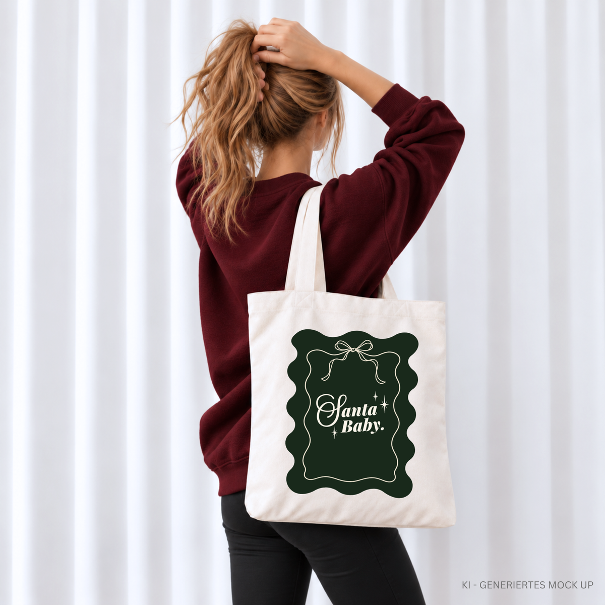 Christmas Mix & Match Bundle mit 5 weihnachtlichen Plotterdateien, 7 kombinierbaren Streifen- und Hintergrunddesigns sowie 4 passenden Weihnachtsmotiven für Sweater, Stoffbeutel und DIY-Weihnachtsdeko.