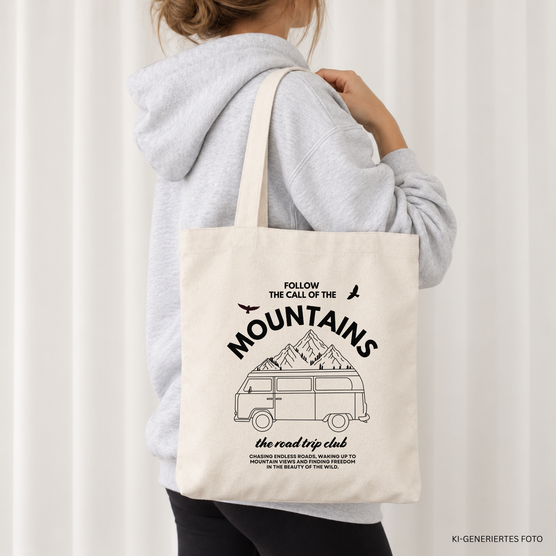 Road Trip Club Plotterdatei SVG mit Front und Backprint, Van und Bergen im Outdoor Adventure Design auf dunkelgrünem Sweater