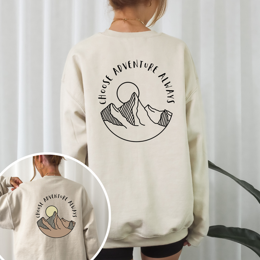 Digitale Plotterdatei mit dem Spruch „Choose Adventure Always“ im Halbkreis und modernen Bergen im Line Art Stil – perfektes Design für Reise- und Abenteuerprojekte.