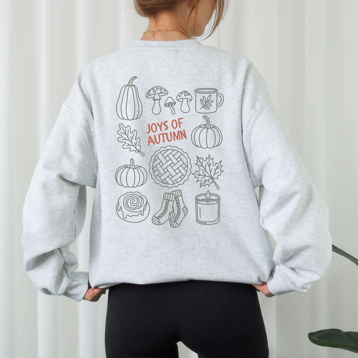 Plotterdatei Joys of Autumn mit Kürbissen, Pilzen, Zimtschnecke, Tasse, Blättern, Kerze und weiteren herbstlichen Cozy Motiven als SVG, DXF und PNG