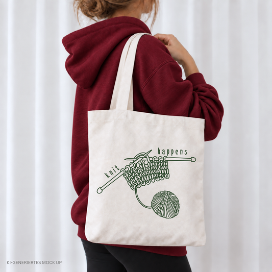 Plotterdatei Knit Happens – Line Art Design mit Wollknäuel, Strickstück und Stricknadeln. Lustiges DIY-Motiv für Strickfans, perfekt für Shirts, Hoodies und Taschen.“