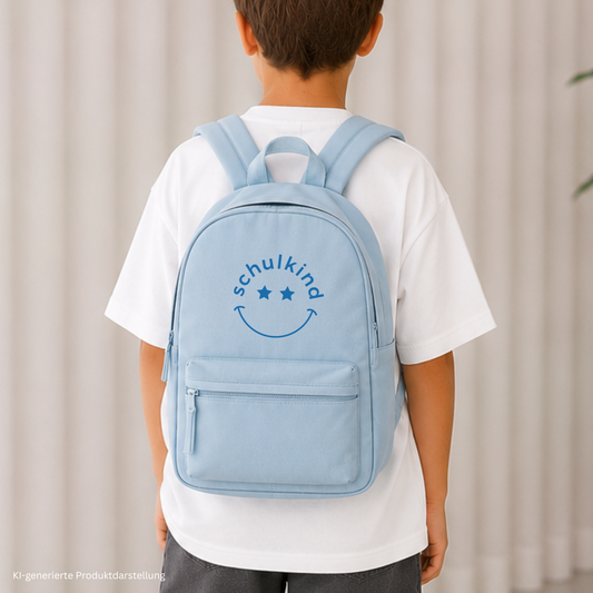 Digitale Plotterdatei „Schulkind Smiley-Gesicht“ – fröhliches Design für den Schulanfang. Ideal für T-Shirts, Taschen und Schulzubehör zur Einschulung.
