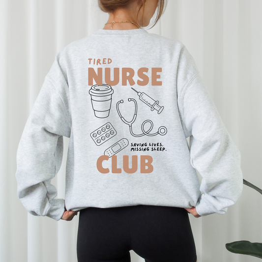 Tired Nurse Club Plotterdatei SVG für Krankenschwestern und Pflegekräfte mit Stethoskop, Kaffee und Saving Lives Missing Sleep als Backprint