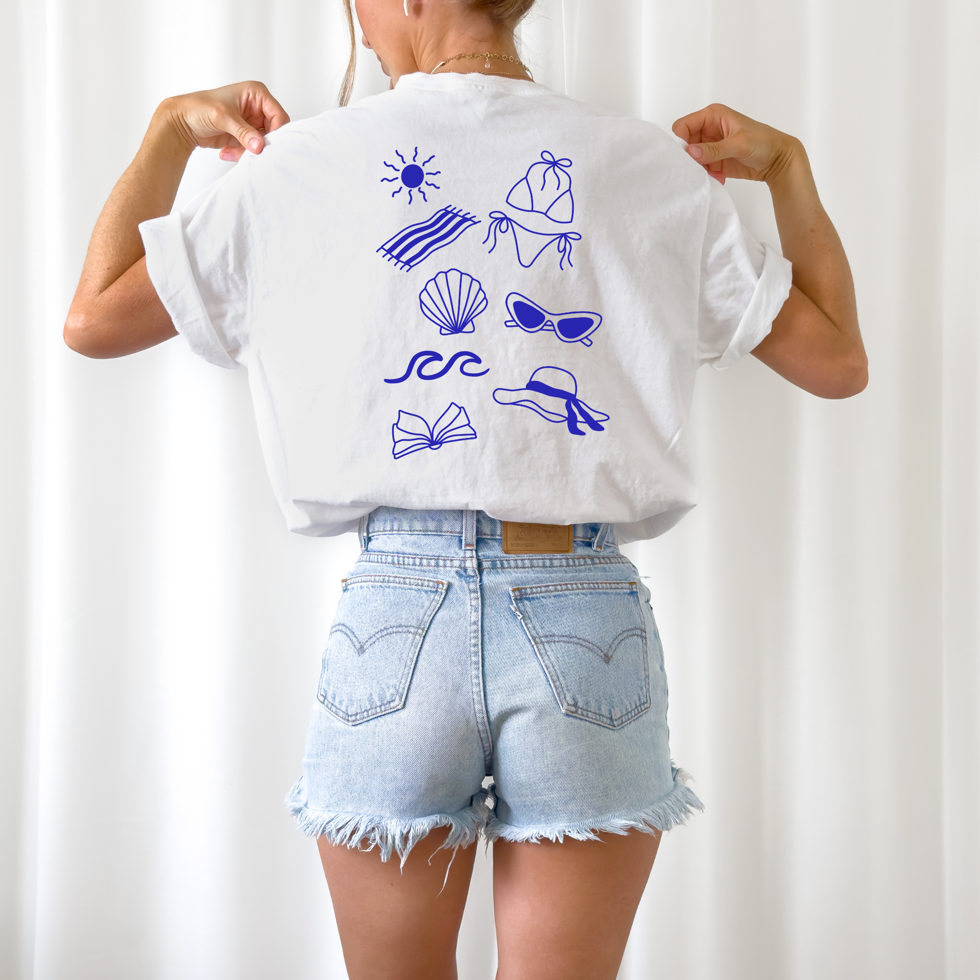 Plotterdatei „Summer Essentials“ mit Bikini, Sonnenbrille, Muschel, Sonnenhut, Sonne und sommerlichen Urlaubsmotiven als Backprint, SVG DXF PNG