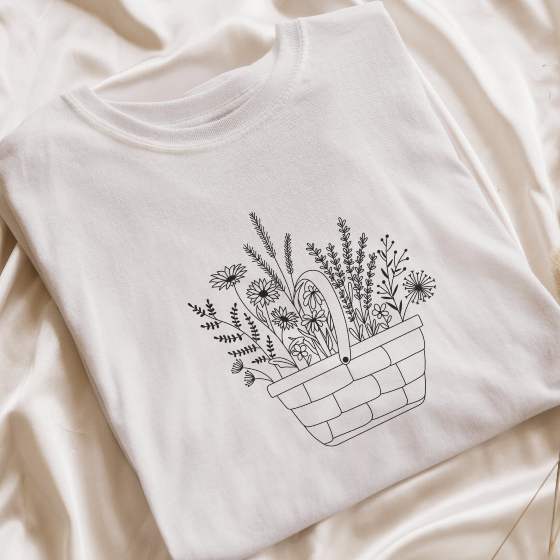 Digitale Plotterdatei mit einem Korb voller Wildblumen im Line Art Stil – florales Design für Shirts, Taschen, Kissen & DIY-Deko.