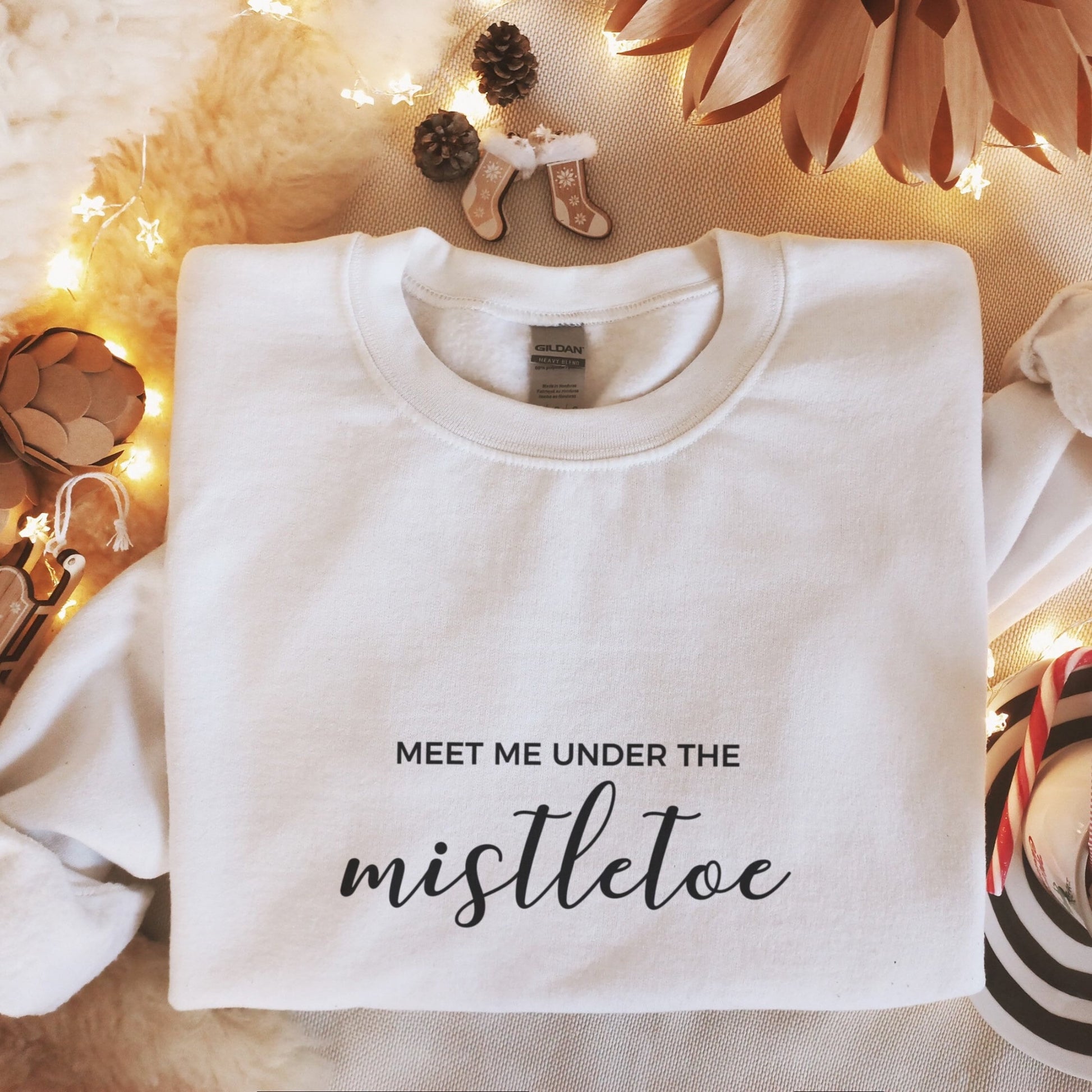 Plotterdatei SVG Mistelzweig Weihnachten – minimalistisches Line Art Mistletoe Motiv. Perfekt für Fensterbilder, Karten, Shirts & winterliche Deko.